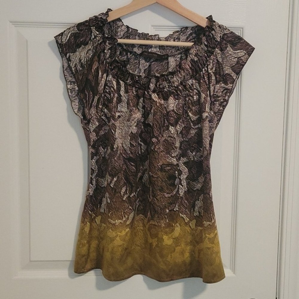 Limited gathered neck short sleeve top